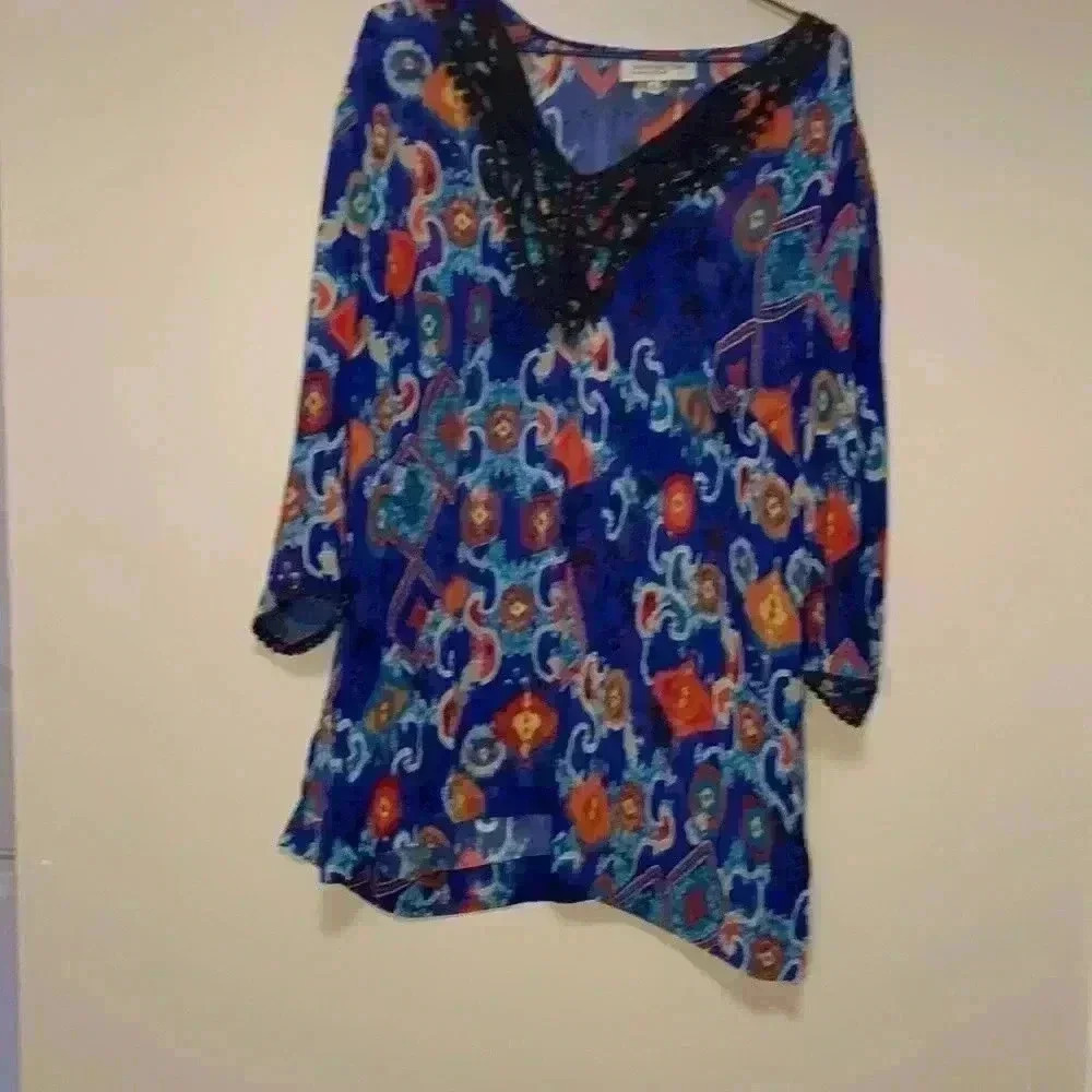 Jones New York light and airy, semi sheer beach cover-up in bright colours - Picture 4 of 9